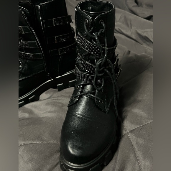 Ardene Combat boots - Picture 2 of 3